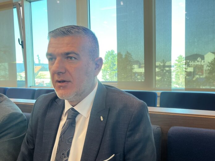 ODBORNIK BAĆEVAC (SDA): Hitno ukloniti pse lutalice u Janji i povećati pomoć socijalnim kategorijama