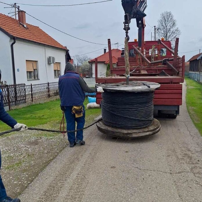 ELEKTRO BIJELJINA: Sanacija niskonaponske mreže u Dvorovima (foto)