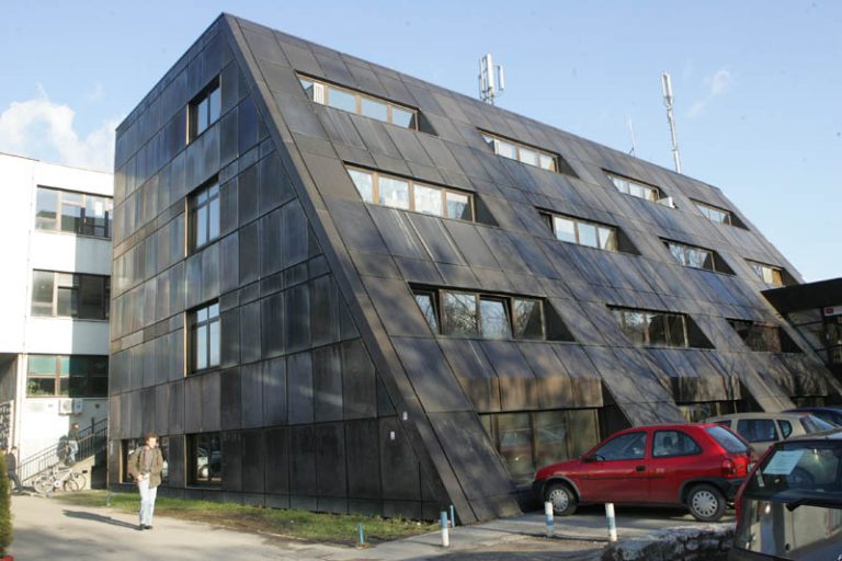 POSAO DOBIJU PRIJE NEGO DIPLOMU Studenti banjalučkog Elektrotehničkog fakulteta izuzetno traženi