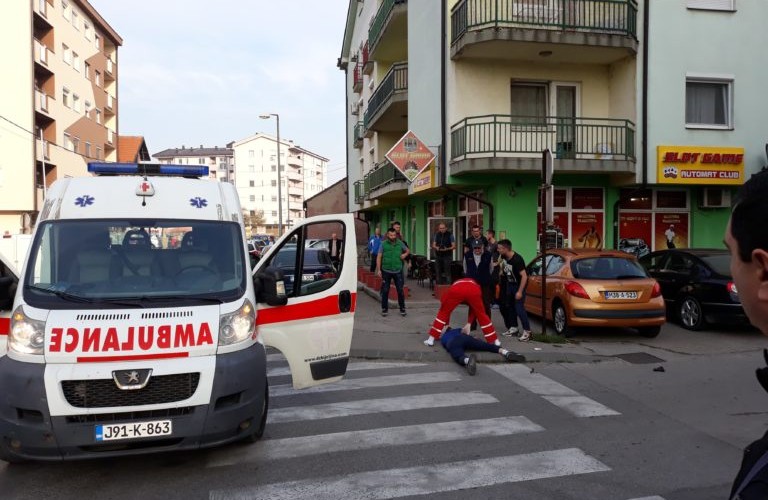 Sugrađanina premlatio zbog djevojke /FOTO/