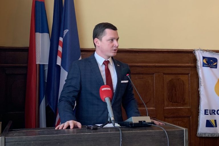 ĐURĐEVIĆ SNSD: Sumnjamo da Grad prikuplja novčana sredstva za izbornu kampanju