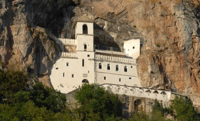 manastir-ostrog