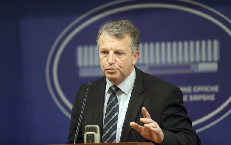 Dobojlije na IZLAZNIM VRATIMA SDS, a Glamočak “spušta loptu”: Sve spada u domen DNEVNE POLITIKE