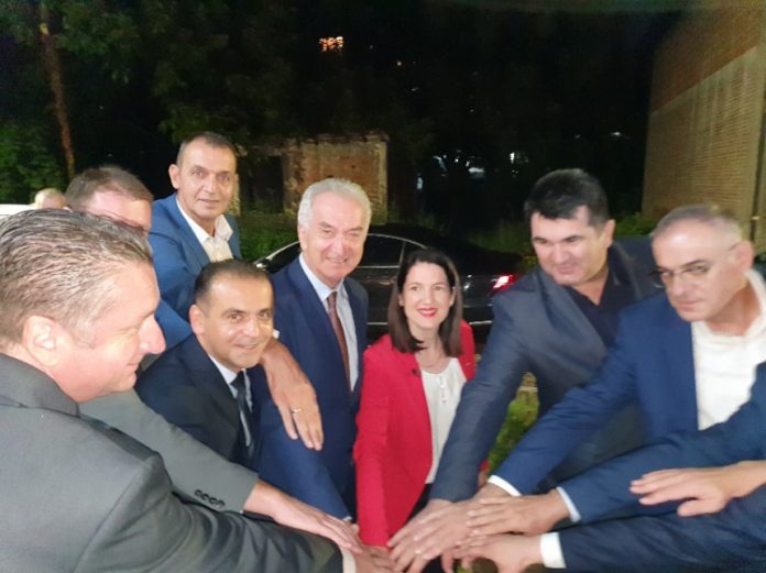 1E986B93-2A92-437D-949F-47334932C31C