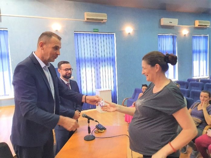 Ponosna kartica ugljevik