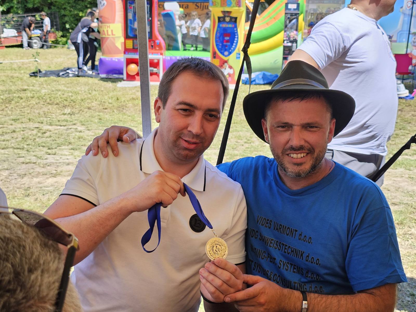 IMG c6d72624cb0c313a9cf67a3587f3fd7a V