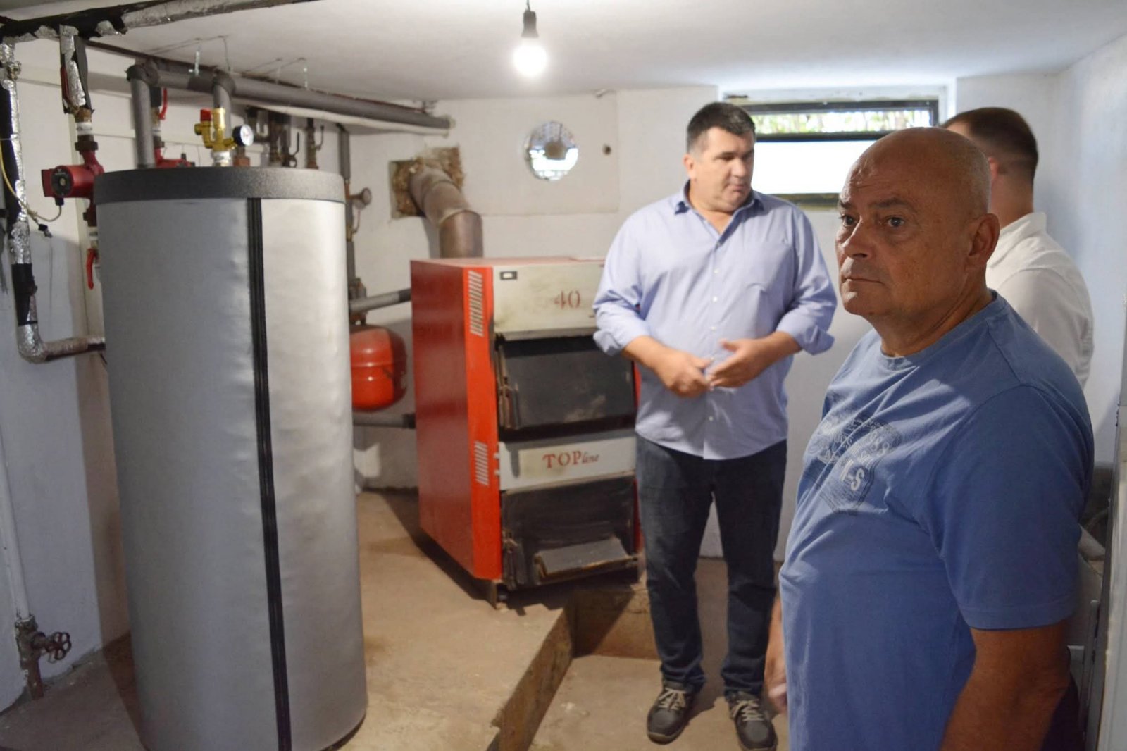 IMG c6f0e55b602d5d02768aa8c7151f6037 V