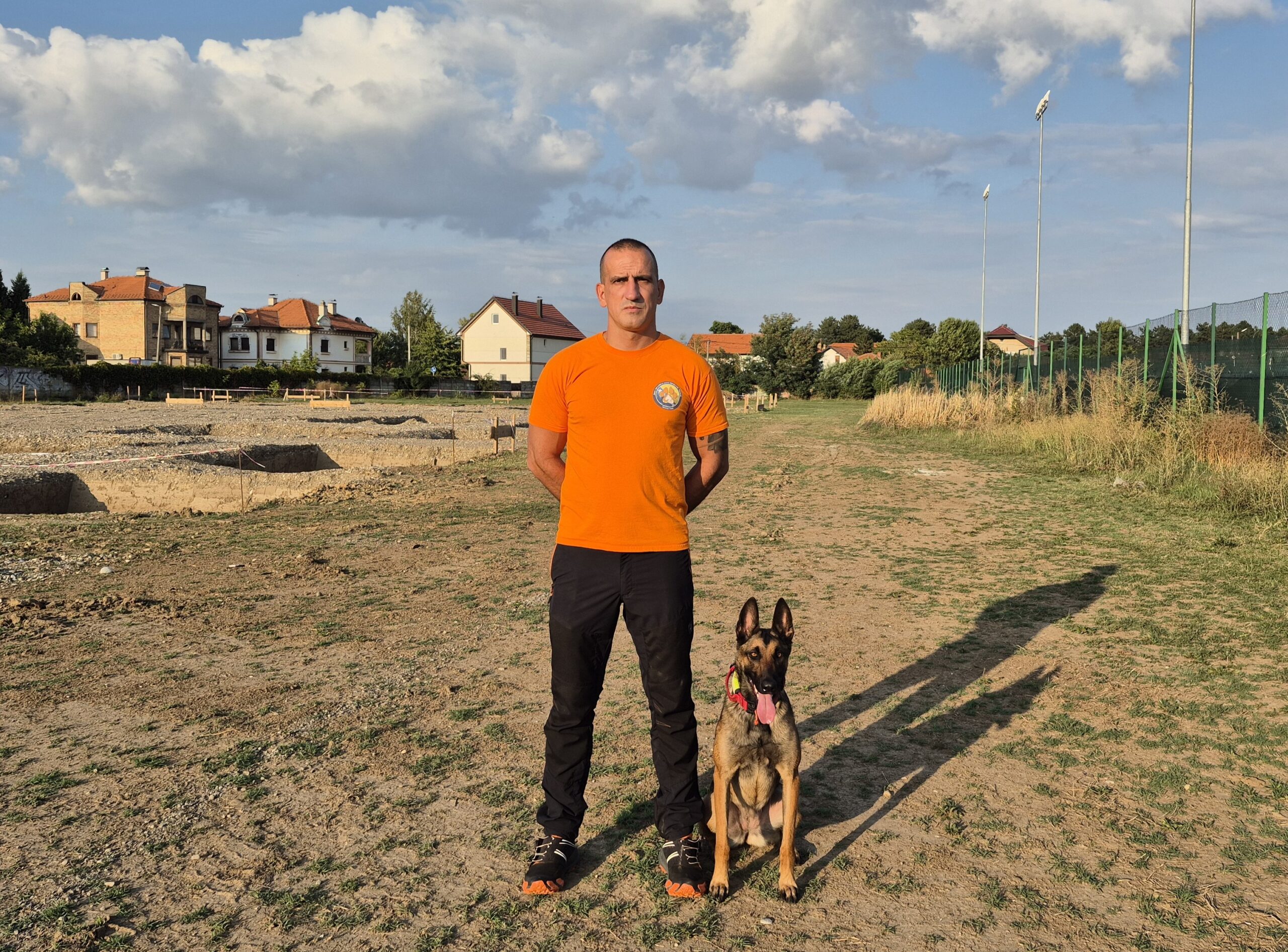 Istorijski uspjeh GSS Bijeljina – " KIA" prvi IRO/FCI licencirani potražni pas u Republici Srpskoj (foto) 10 nenad jovanovic pas kia gss scaled