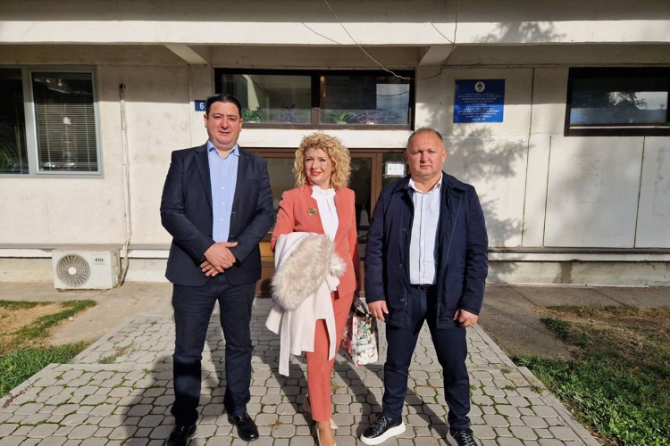 20251021083627272947