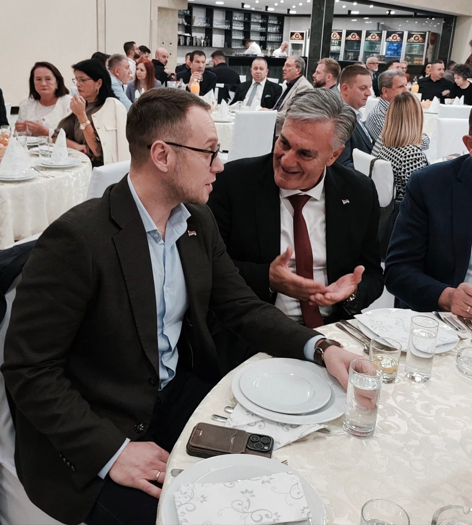 BOJAN SAVIĆ: Dobrotvorna večera za izgradnju priprate Petropavlovskog hrama pokazala snagu zajedništva i vjere u Bijeljini 9 FB IMG 1761737449784