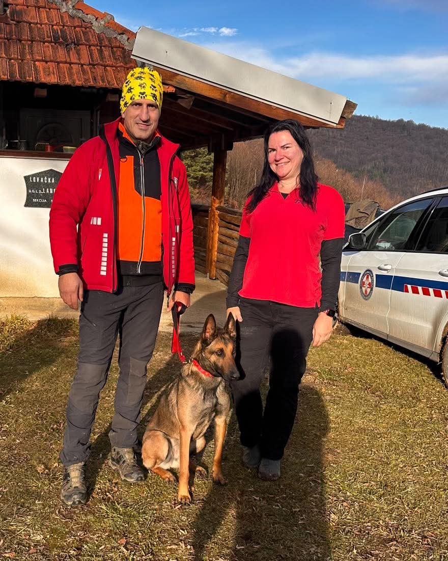 Istorijski uspjeh GSS Bijeljina – " KIA" prvi IRO/FCI licencirani potražni pas u Republici Srpskoj (foto) 12 Gss pas kia bijeljina 4276