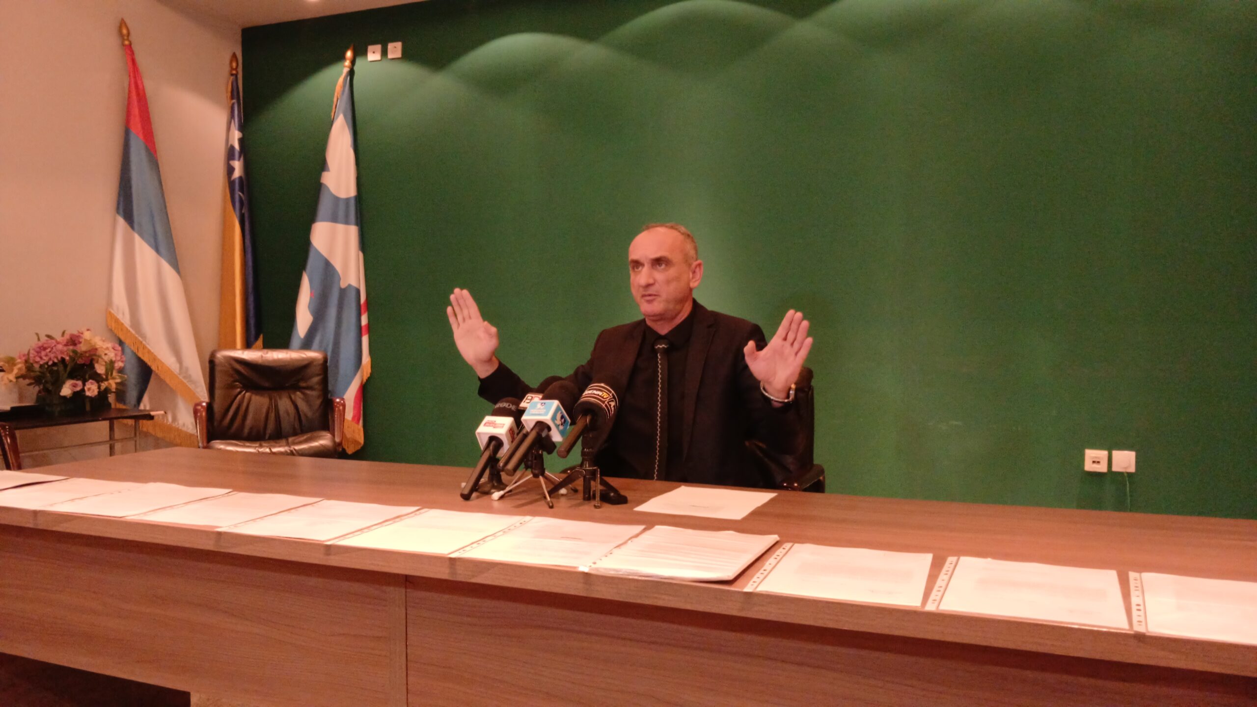 brano grujicic ruke pres scaled