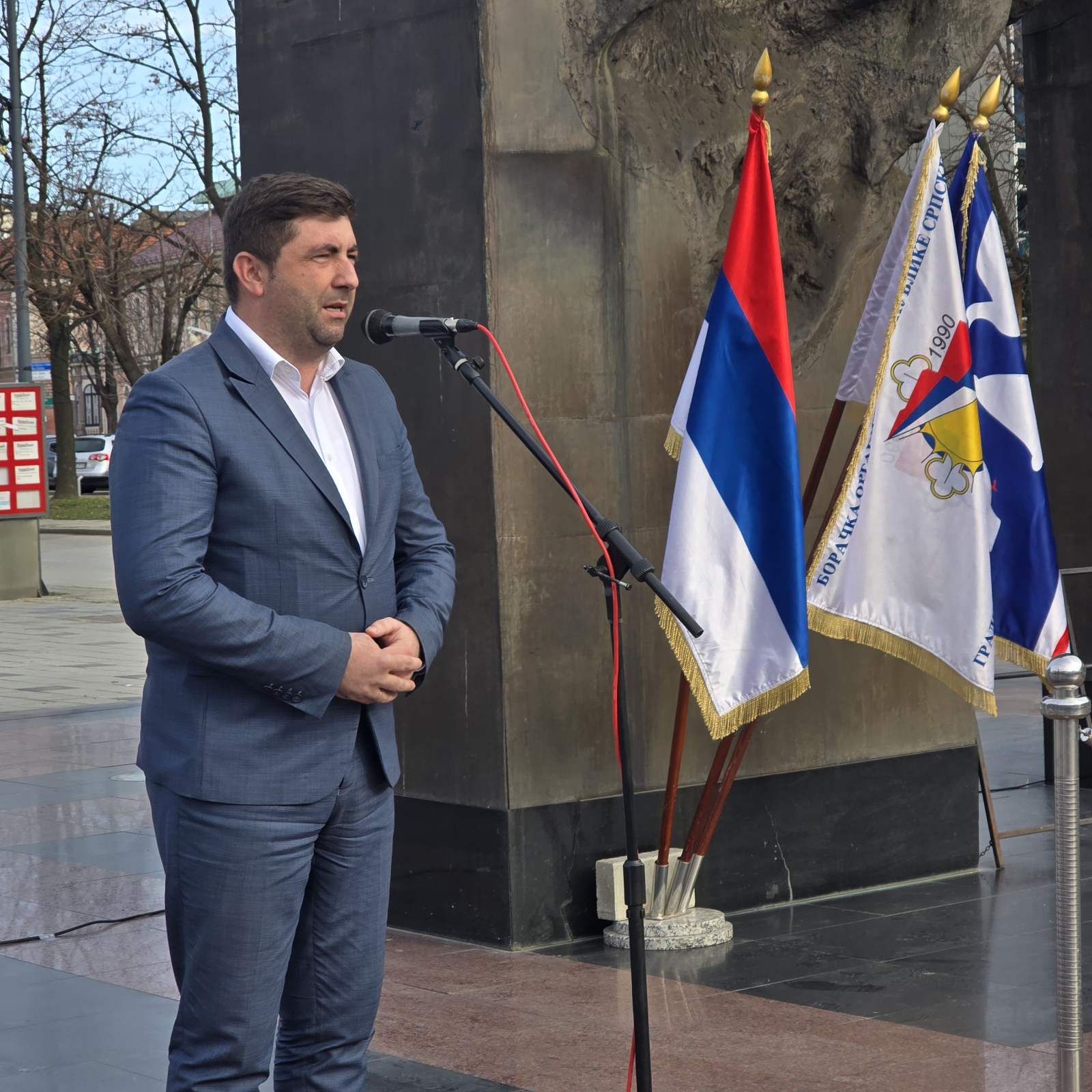 ljubisa petrovic spomenik trg