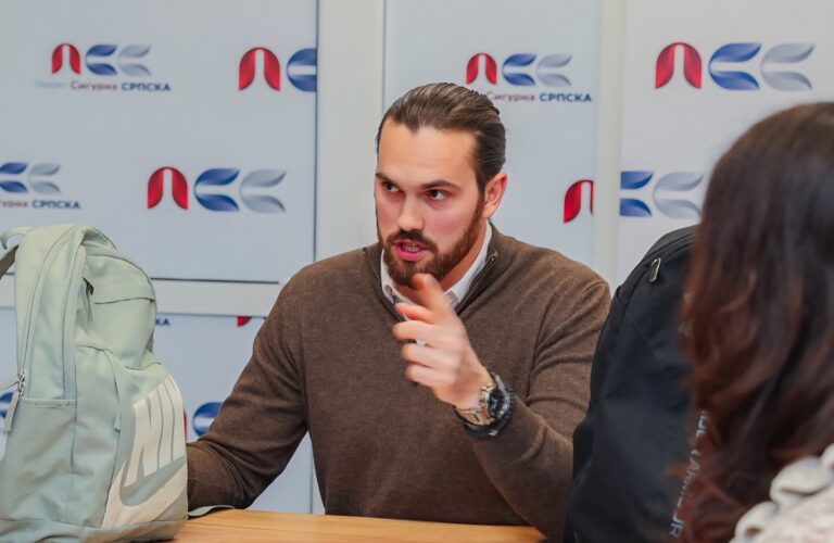 STANIŠIĆ: Premijer Minić hrabar samo pred kamerama i uz unaprijed pripremljena pitanja