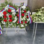 spomenik trg bijeljina cvijecef0 1