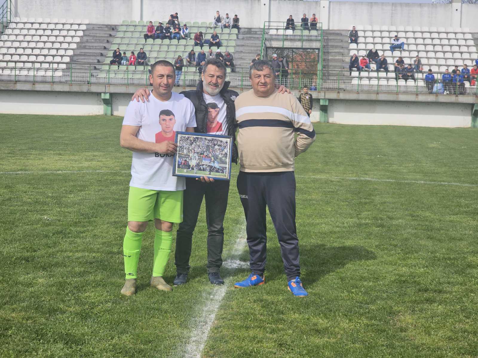 BIJELJINA: U znak sjećanja na Boška Šubarića “Bokana“ – FK “Ostojićevo“ pobjednik Memorijalnog turnira u Velikoj Obarskoj (foto) 13 bokan turnir3