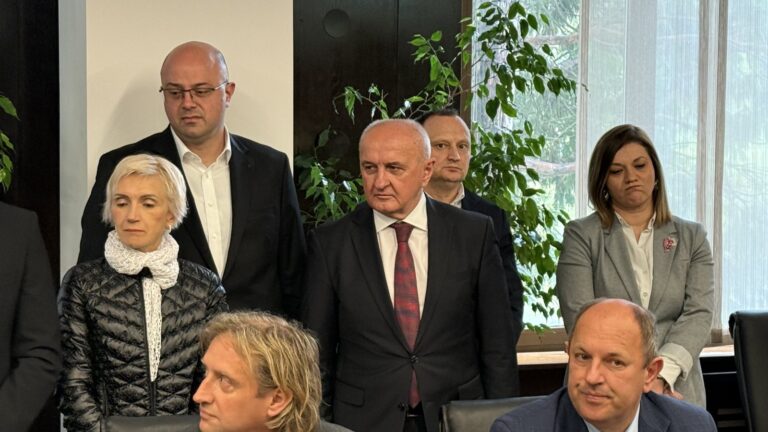 Ministar Đokić: Sporazum sa slovenačkim partnerima obezbijedio stabilan rad RiTE Ugljevik (foto)