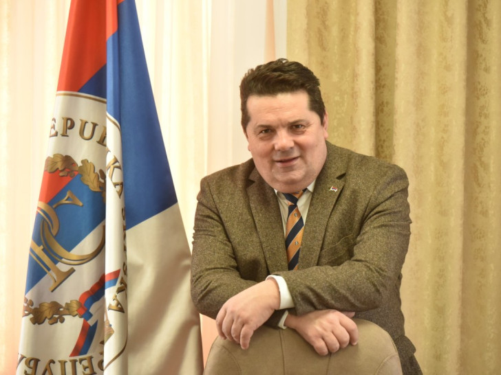 Nenad Stevandić: Dok brojim modrice, drugi grade imperije