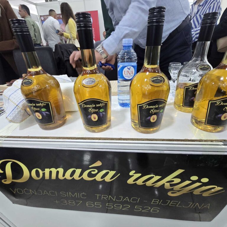 Rakija iz voćnjaka Simić: Kvalitet ispred kvantiteta na 15. Sajmu turizma u Bijeljini